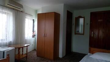 Фото номера Двухместный номер с 1 кроватью Отель Hotel "Iglika" г. Elkhovo 26